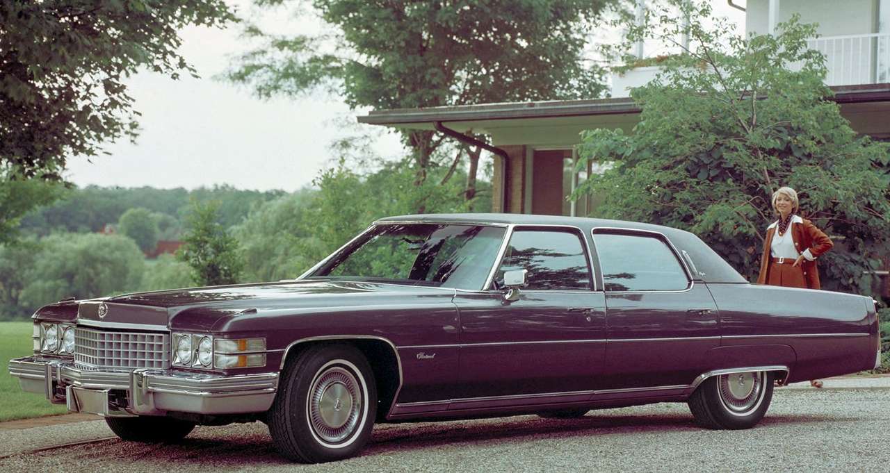 Cadillac Fleetwood Brougham 1974 року випуску пазл онлайн