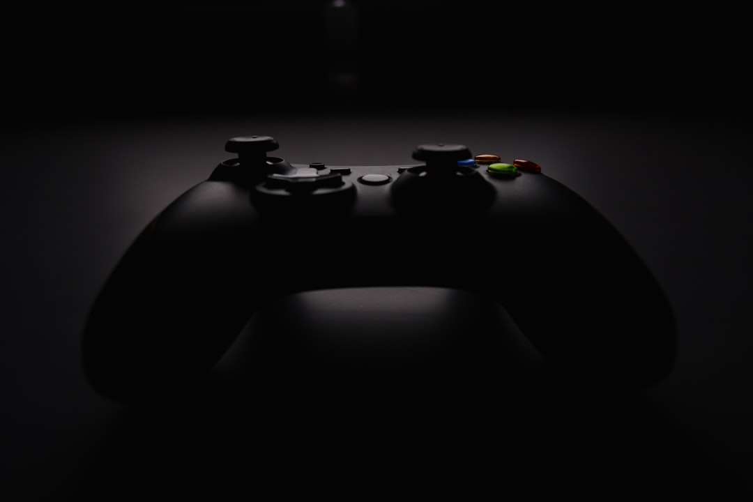 sekély fókuszú fényképezés fekete Xbox vezérlőről kirakós online