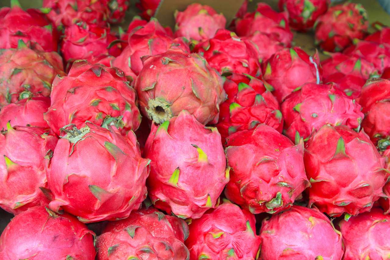 Delicious dragon fruit in Maleysian jigsaw puzzle online