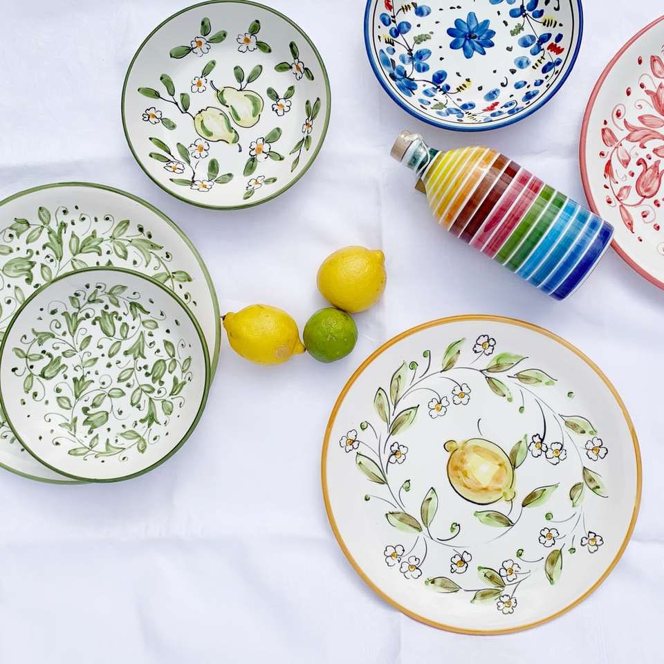 lămâie galbenă pe placă ceramică florală albă și verde puzzle online