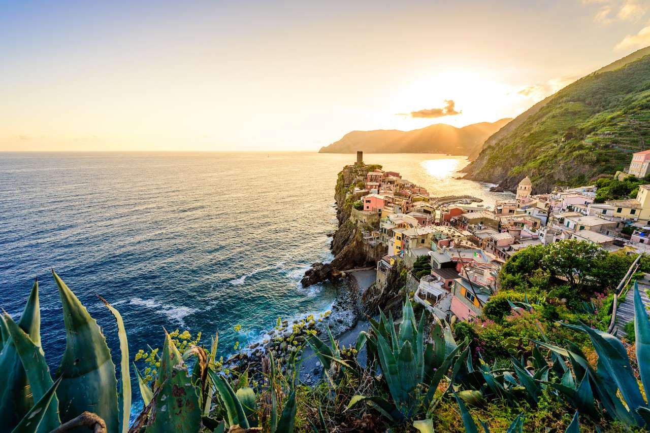 Vernazza - Dorp van Cinque Terre National Park online puzzel