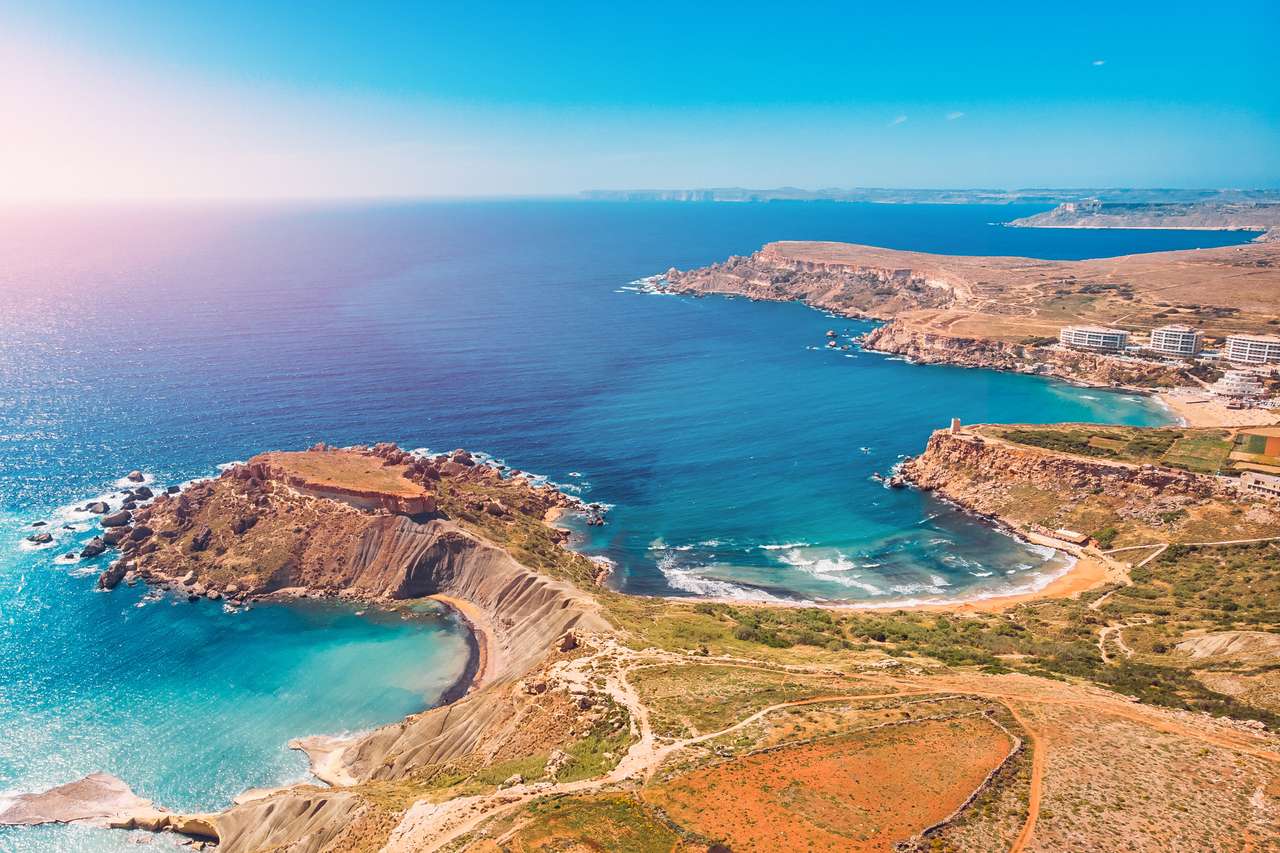 Ghajn Tuffieha Golden Bay na ostrově Malta, online puzzle