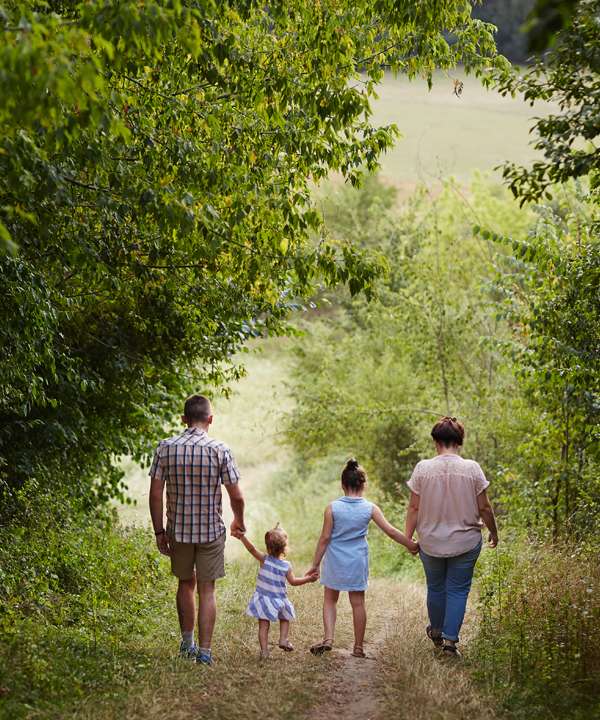 Famiglia in una passeggiata puzzle online