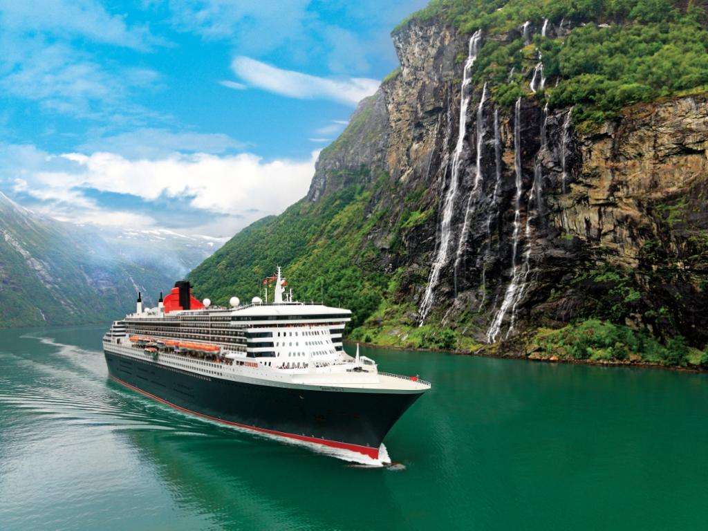 Cruise ship on fjords online puzzle