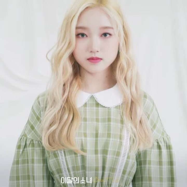 gowon - loona jigsaw puzzle online
