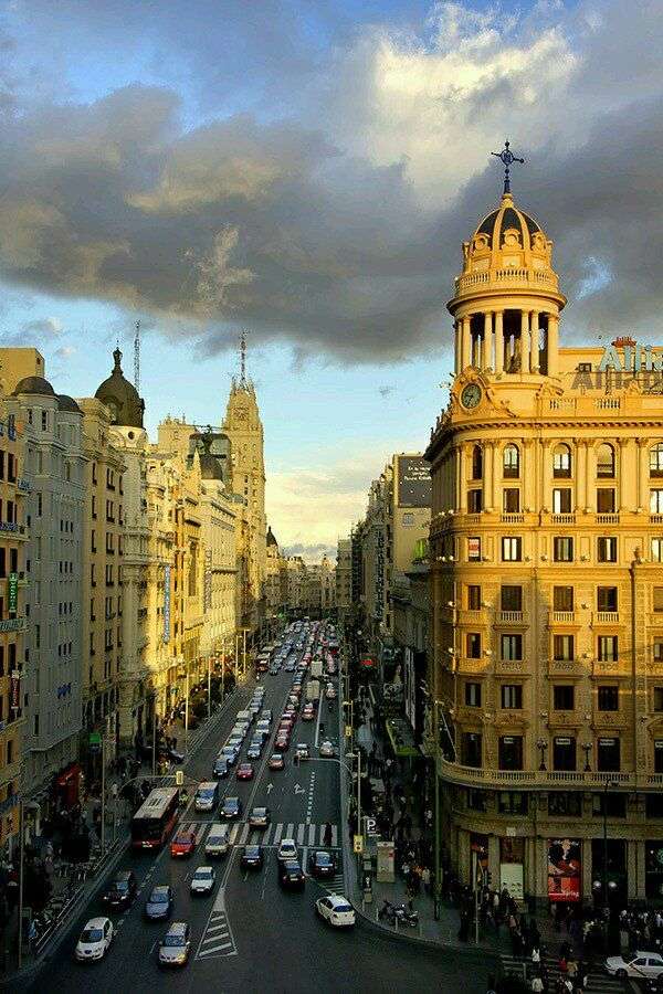 Улицы Мадрида пазл онлайн