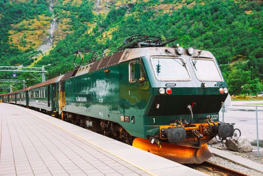Поїзд у Норвегії онлайн пазл