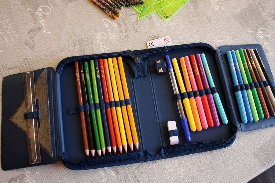 Ceruza tok tartozékokkal kirakós online