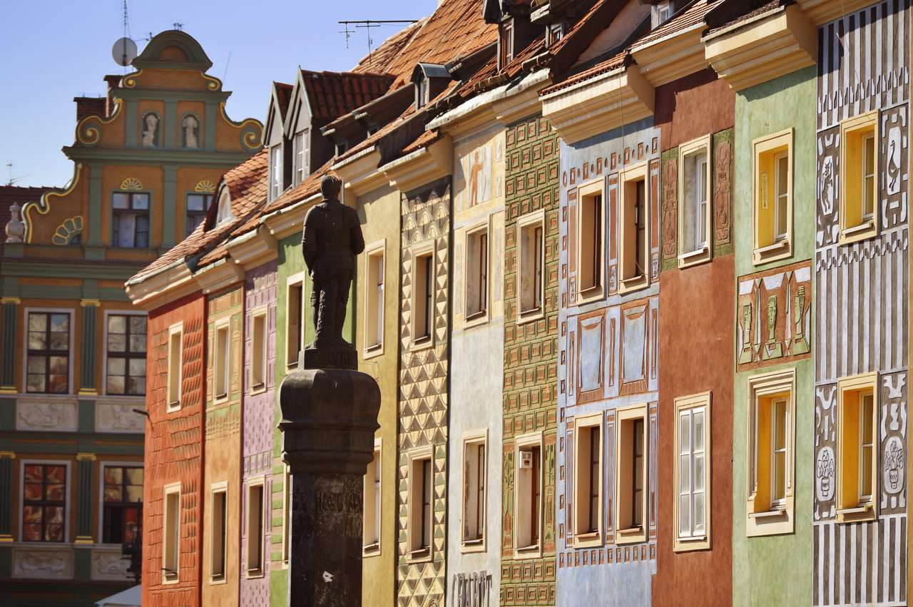 Arhitectura vechii piețe din Poznan, Polonia puzzle online