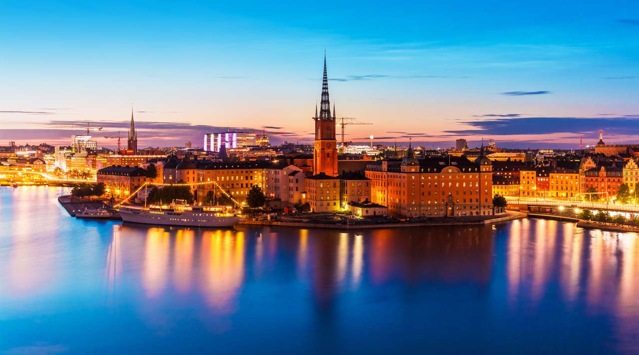 Staré město Gamla Stan molo ve Stockholmu online puzzle