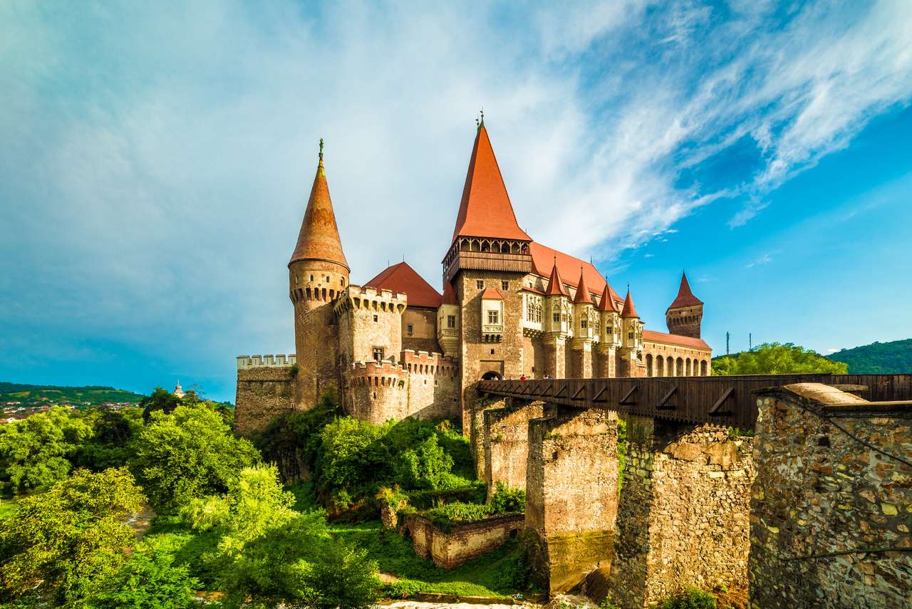 Середньовічний замок Хуньяд Корвін пазл онлайн