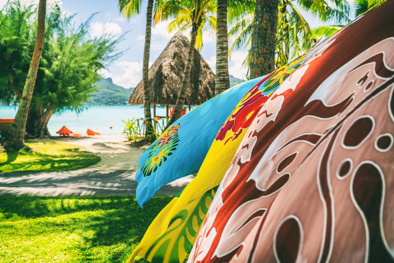 saron pareo Tahitiaanse rokken die in de wind stromen legpuzzel online