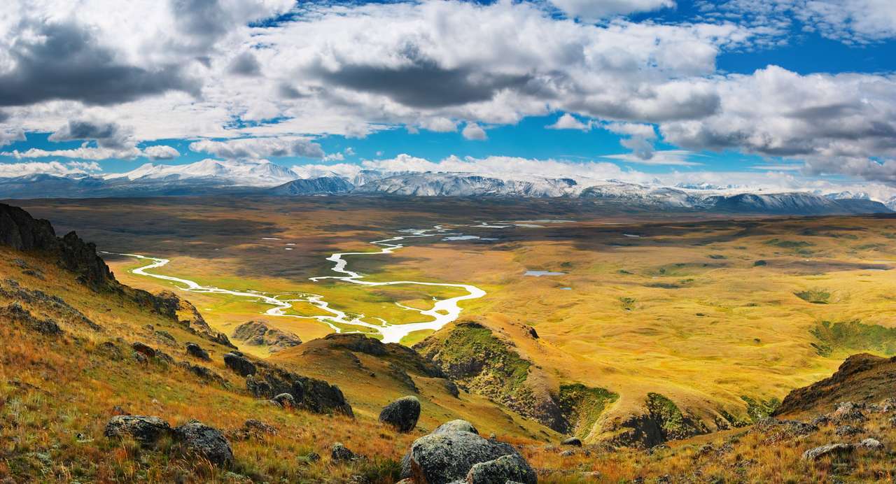 Panorama de la montaña, meseta de las tierras altas de Ukok rompecabezas en línea