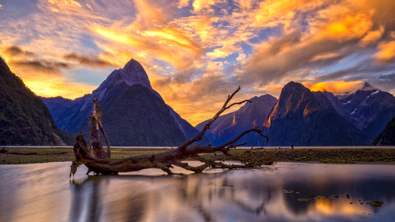 Milford Sound in Twilight puzzle online