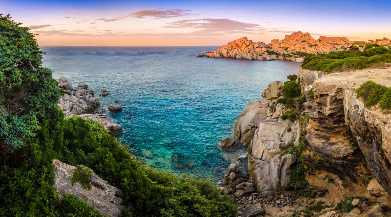 skalnaté pobřeží oceánu, Capo Testa, Sardinie skládačky online