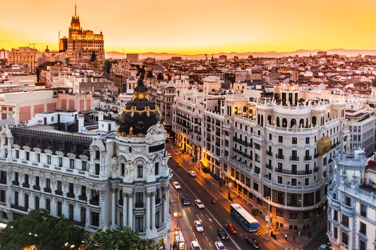 Gran Via -gatan i Madrid Pussel online