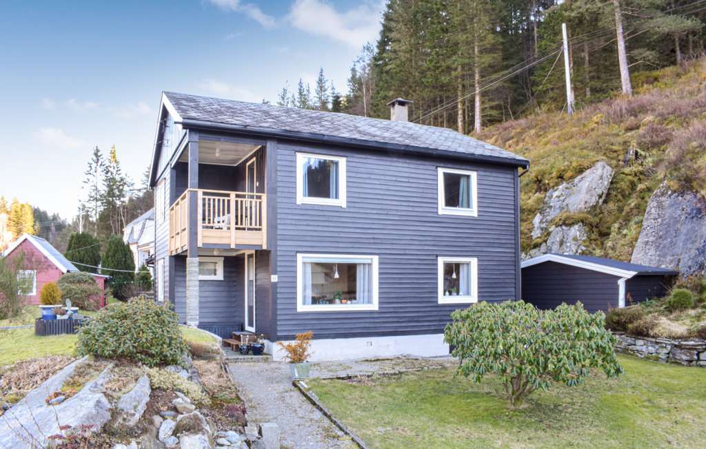 Casa de madeira na Noruega puzzle online