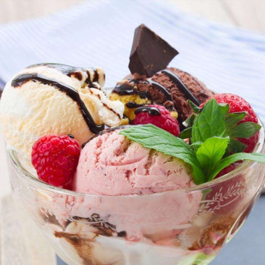 Десерт з морозивом онлайн пазл