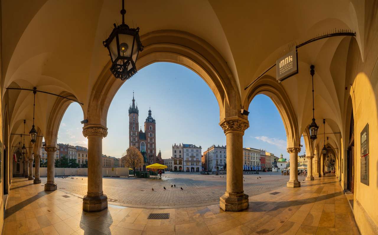 Plaza del mercado principal - Sukiennice en Cracovia rompecabezas en línea