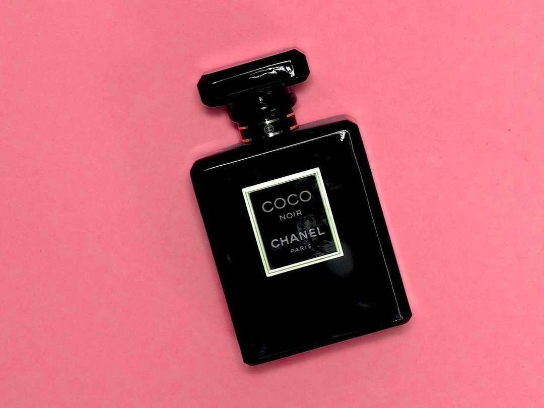 черна и сребърна бутилка парфюм Calvin Klein онлайн пъзел
