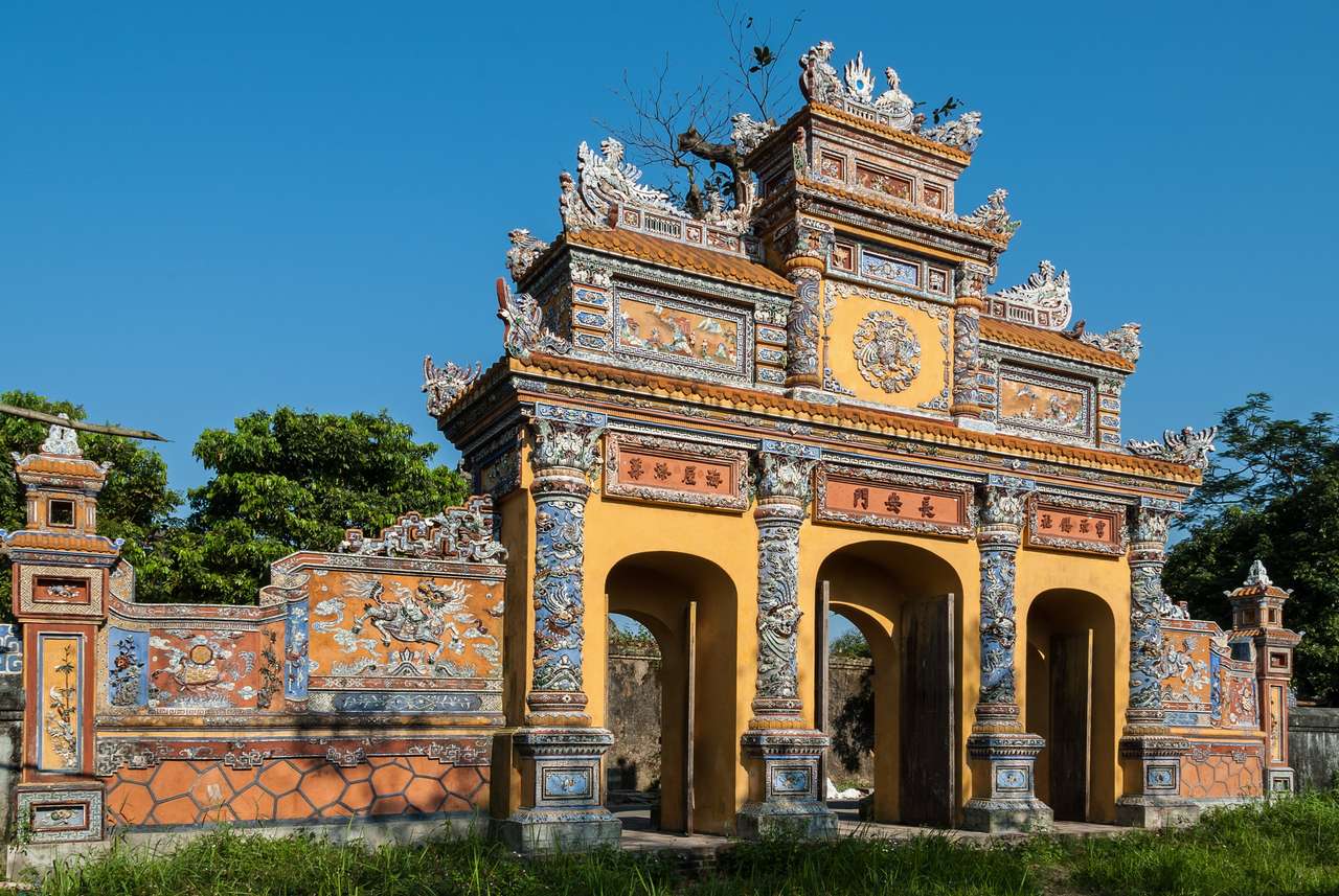 puerta de enlace en la ciudad de Hue, Vietnam rompecabezas en línea