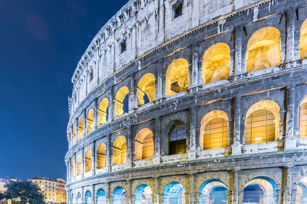 Colosseum under kvällen Pussel online