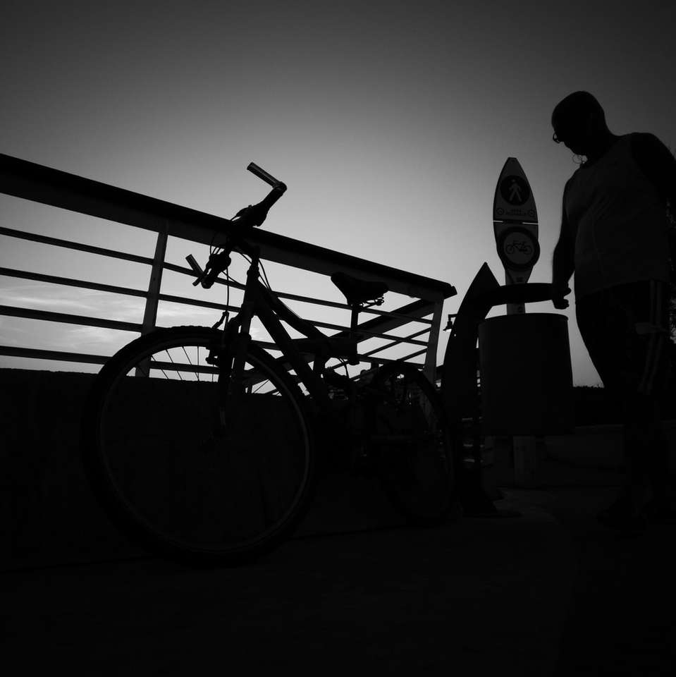 silhouette et vélo puzzle en ligne