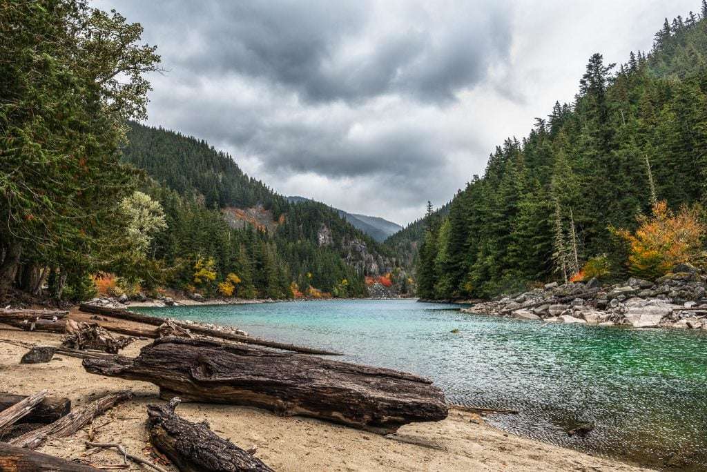 Lake i British Columbia pussel på nätet