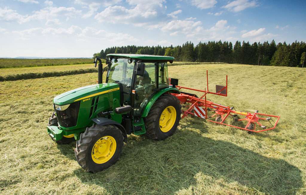 Traktor auf dem Feld Puzzlespiel online