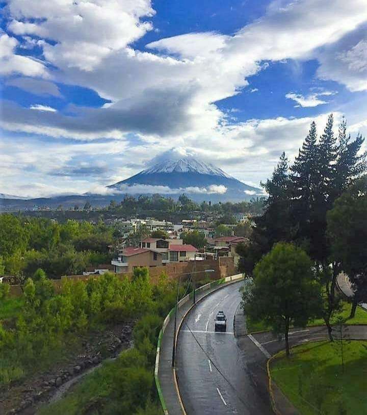 Вулкан Мисти в Арекипа, Перу онлайн пъзел