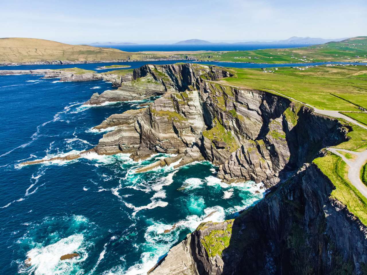 Elképesztő hullám csapta meg Kerry Cliffs -t kirakós online