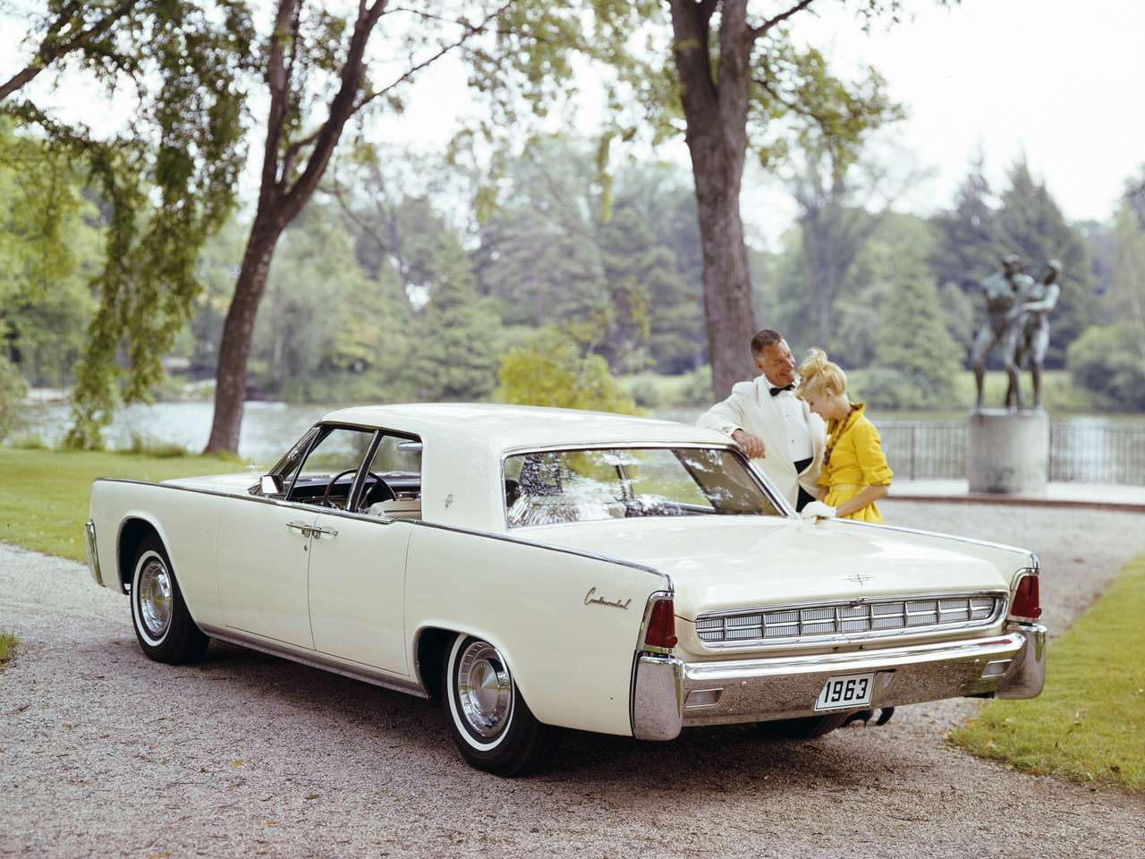 1963 Lincoln Continental pussel på nätet
