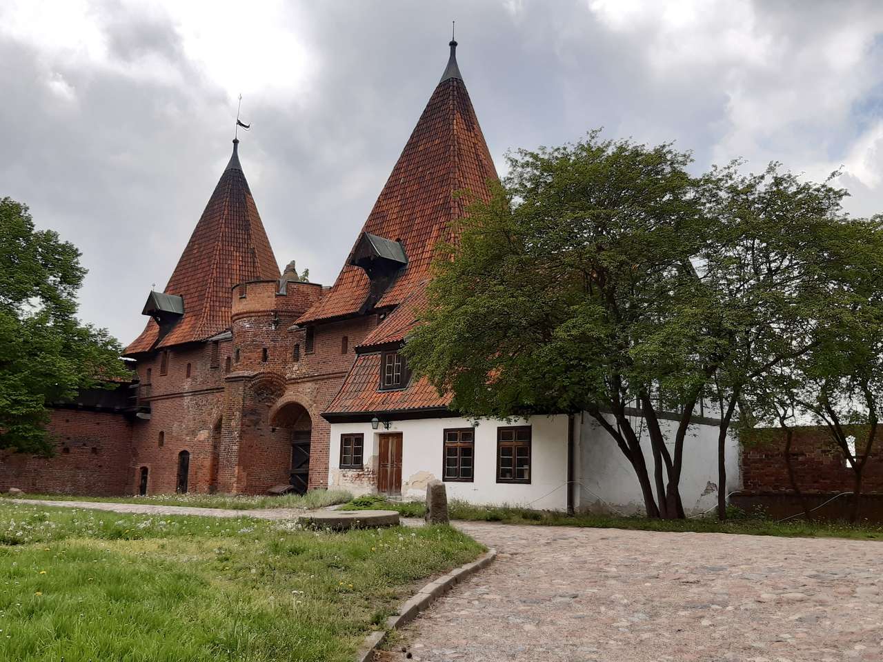 ein Haus im Schloss in Malbork Online-Puzzle