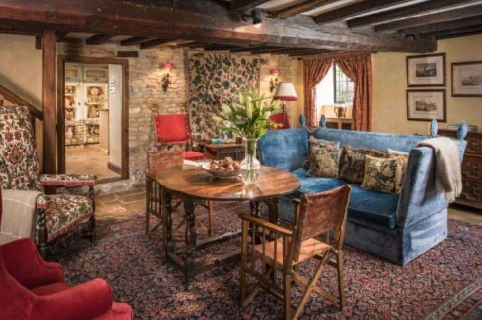 Englisches Cottage-Interieur. Puzzlespiel online