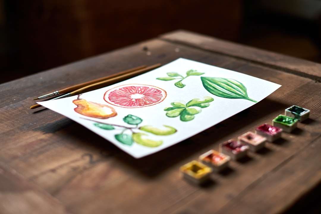 разнообразные фрукты рисуют на столе пазл онлайн