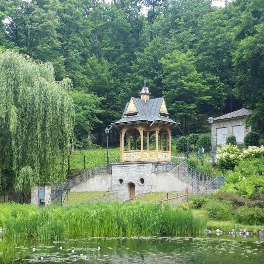 gazebo in the garden by the water online puzzle