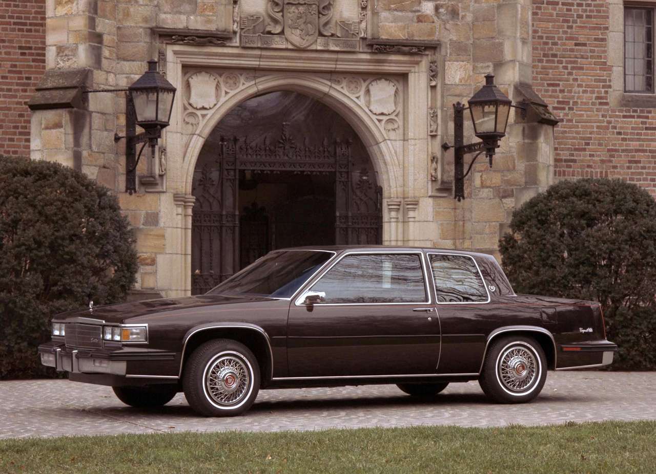 1985 Cadillac Coupé de Ville rompecabezas en línea
