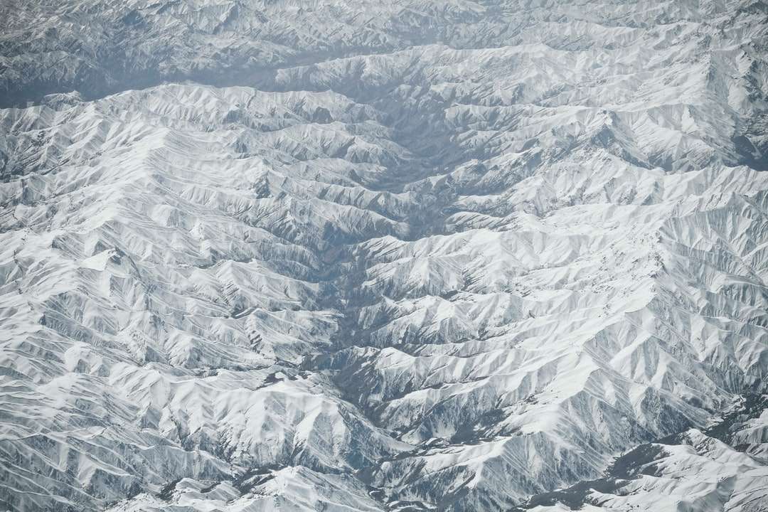 gleccserhegyek festménye kirakós online