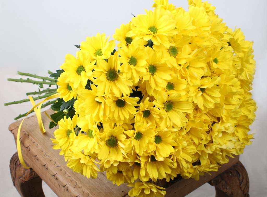 Жълти цветя онлайн пъзел