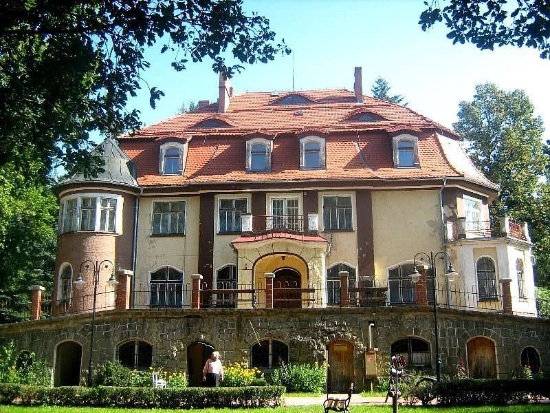 Palatul din Muchów jigsaw puzzle online