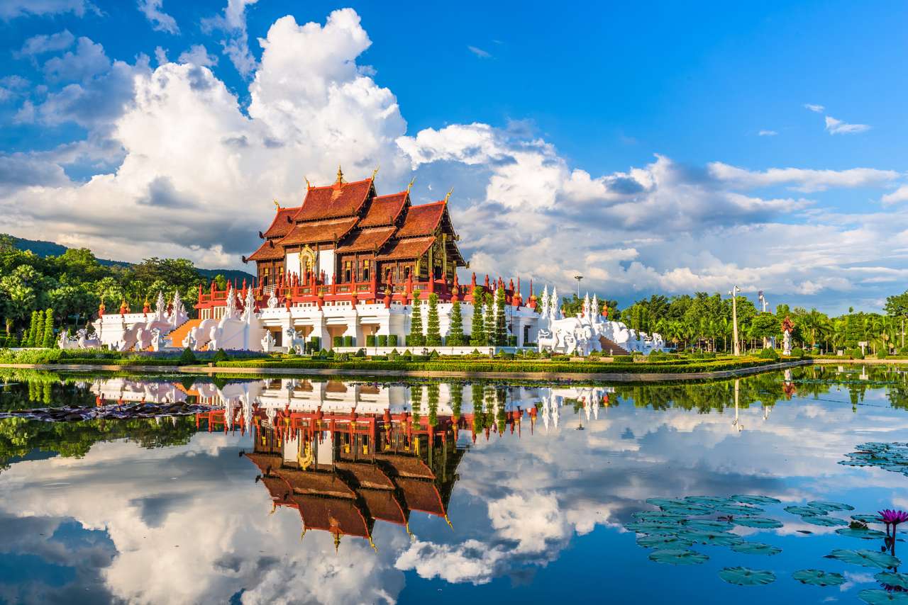 Chiang Mai, Thailand bij Royal Flora Ratchaphruek Park. online puzzel