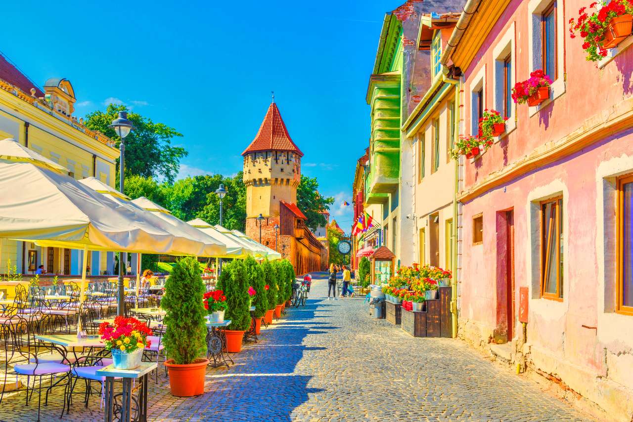 Plaza y torre de los carpinteros en la ciudad de Sibiu rompecabezas en línea