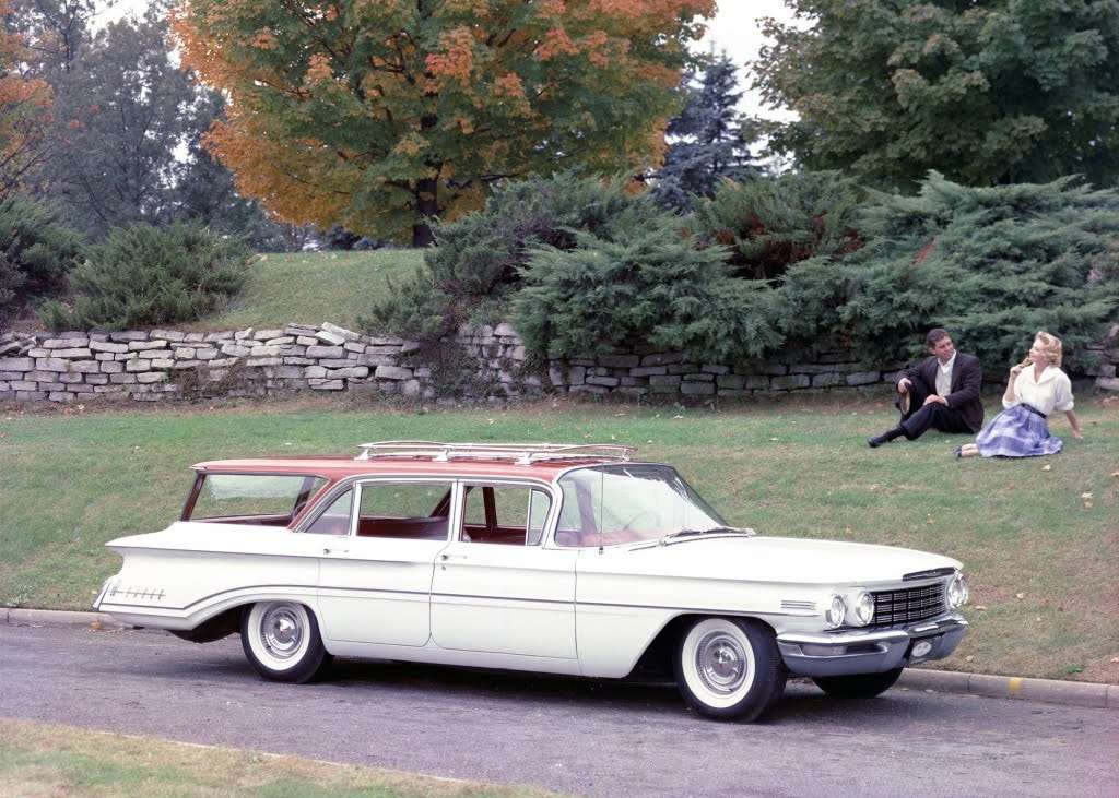 1960 Oldsmobile Super 88 Fiesta Station Wagon pussel på nätet