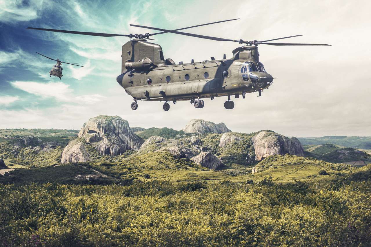 Amerikai kétmotoros nehéz emelő helikopter online puzzle