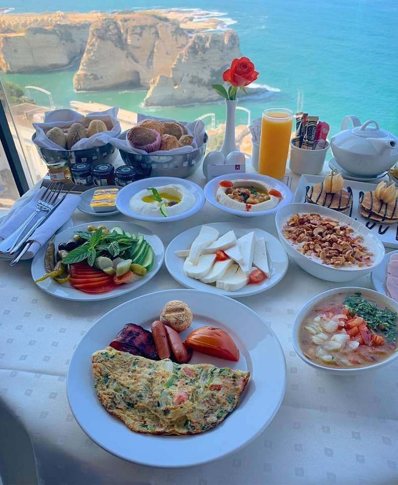 Сніданок в Бейруті пазл онлайн