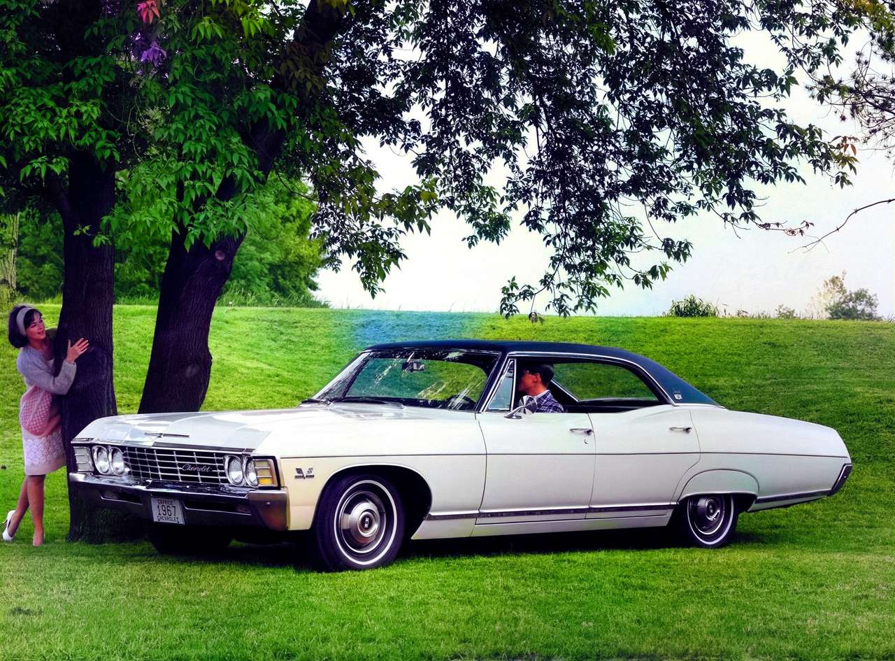 Berlina con tettuccio rigido personalizzata Chevrolet Caprice del 1967 puzzle online