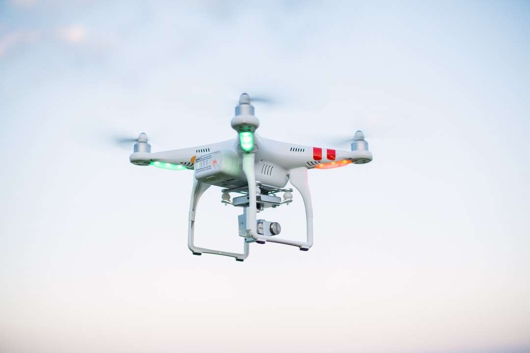 vliegende DJI Phantom Standaard drone online puzzel