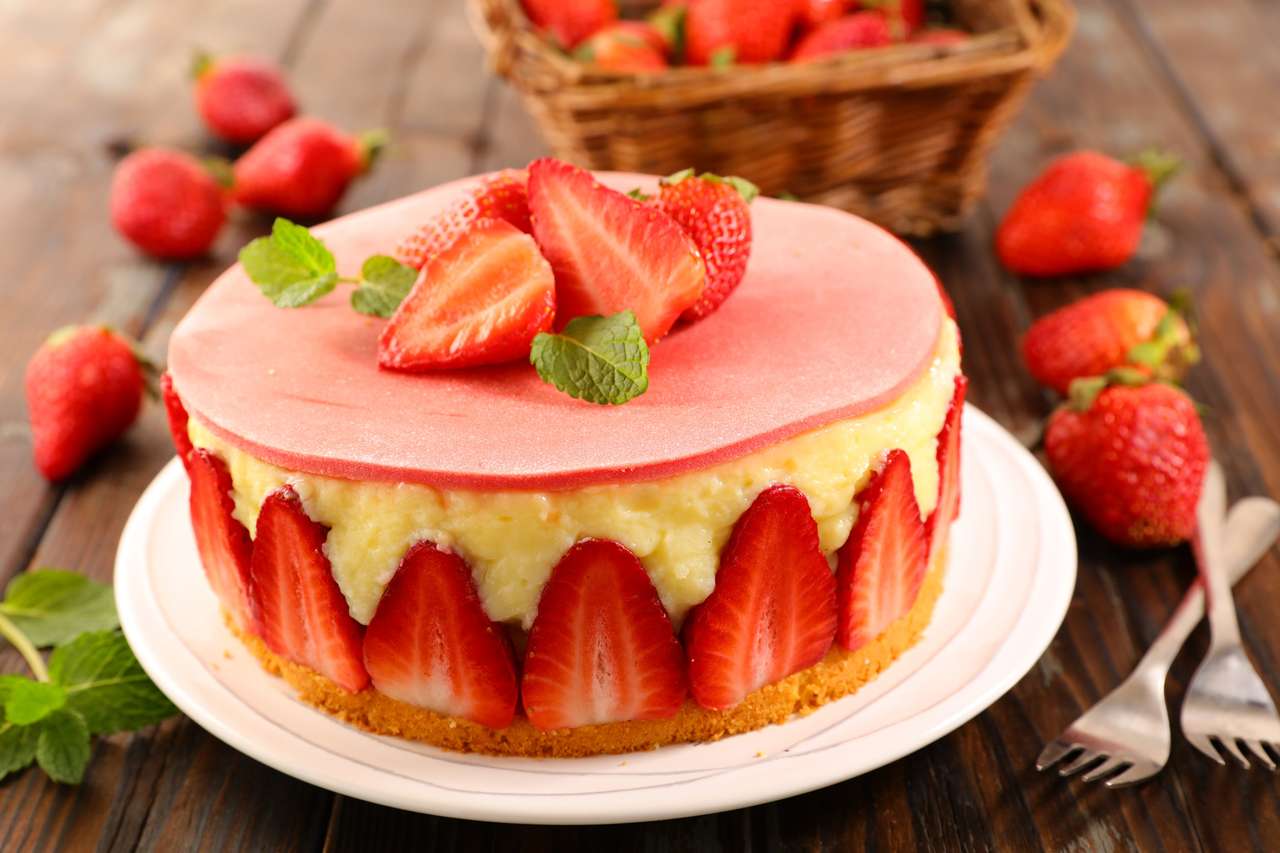 Délicieux gâteau aux fraises puzzle en ligne