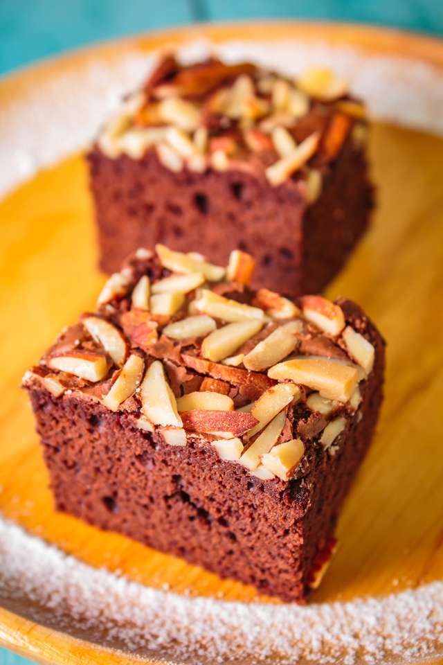 Gâteau brownie maison aux amandes et chocolat puzzle en ligne