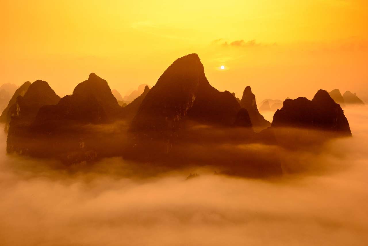 Гуйлінь, Китай Карстові гори. онлайн пазл
